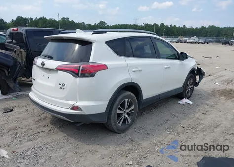 2017 Toyota Rav4 Xle z USA, uszkodzony, nr VIN JTMWFREV1HJ719183